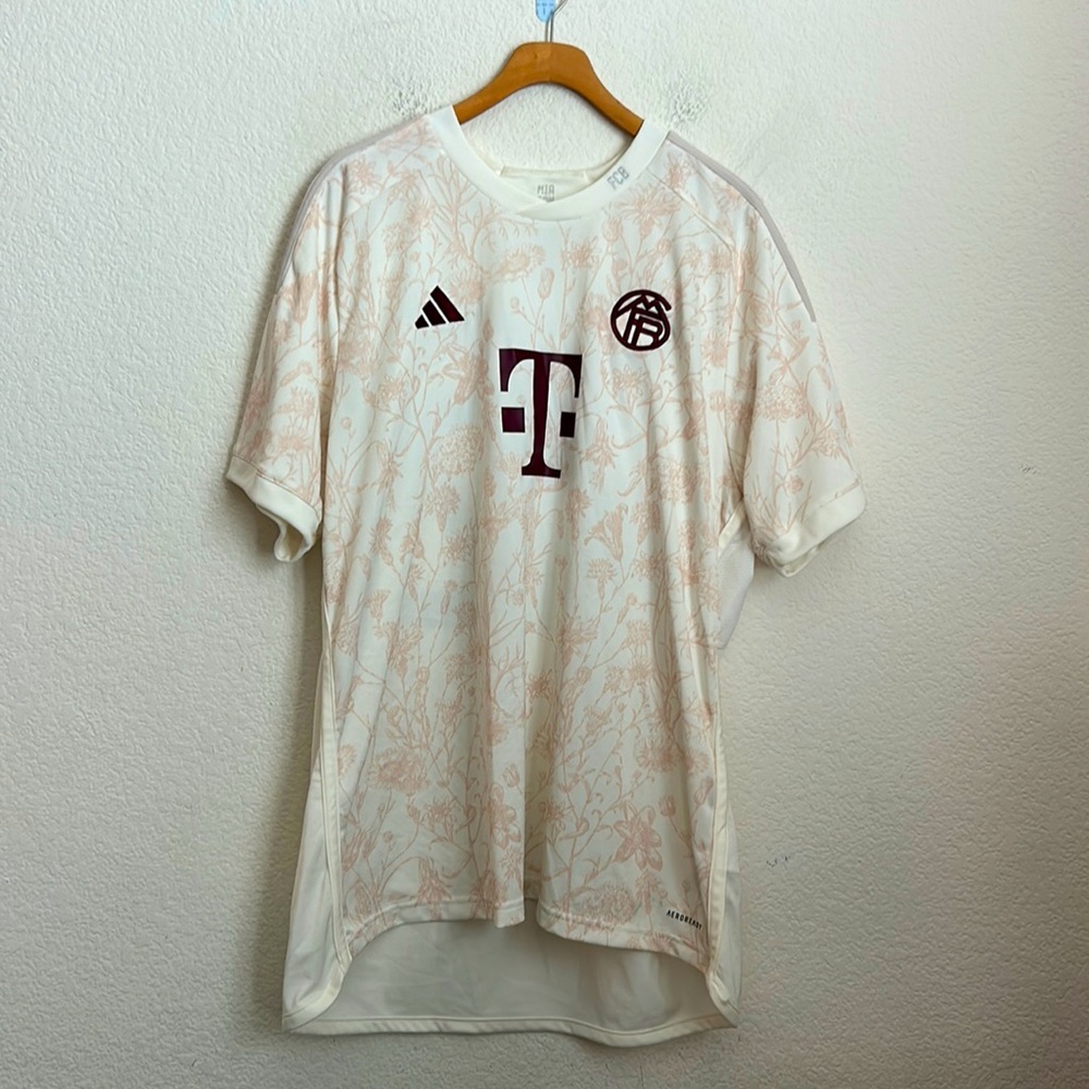 FC Bayern Munich Musiala 42 XXL Jersey (Flower Pattern)